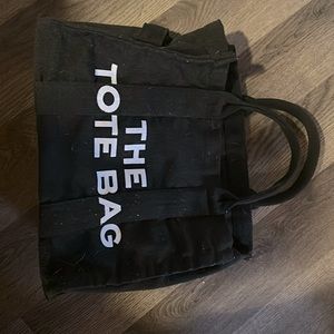 Tote back in black